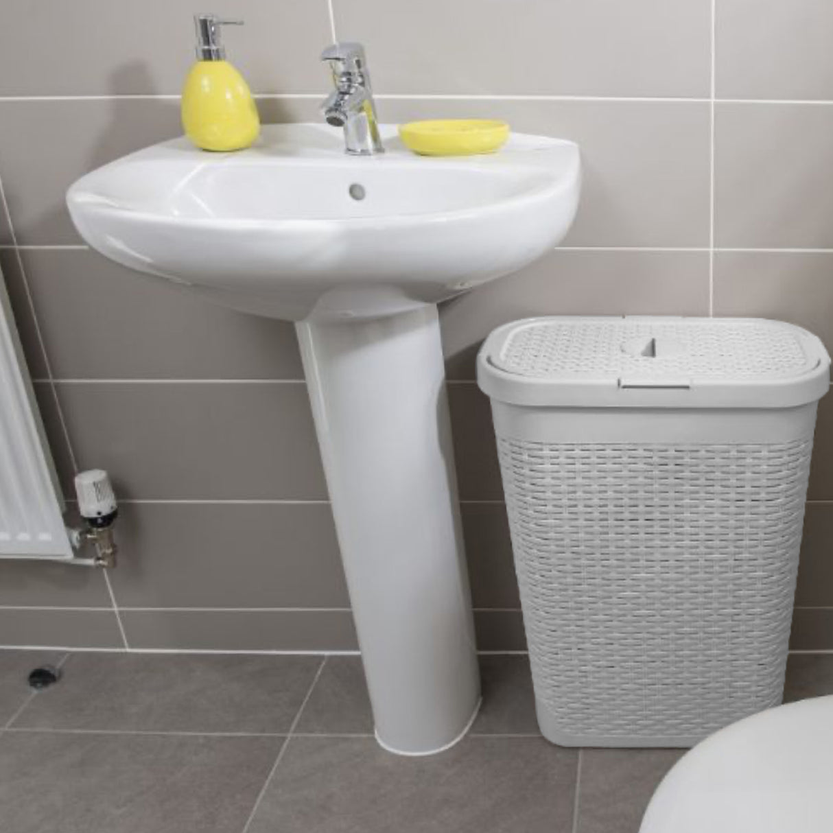 40L Rattan Effect Slim Hamper