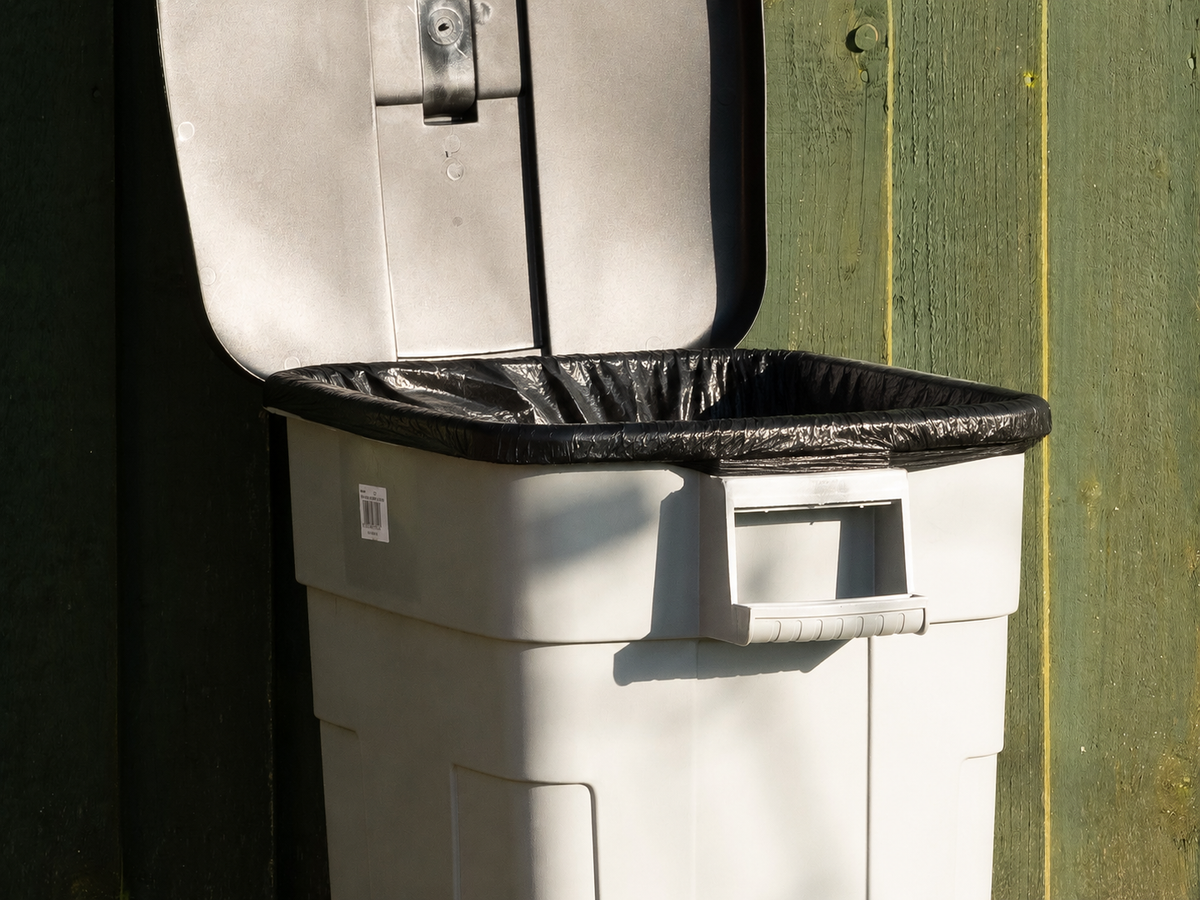 90L rectangular dustbin