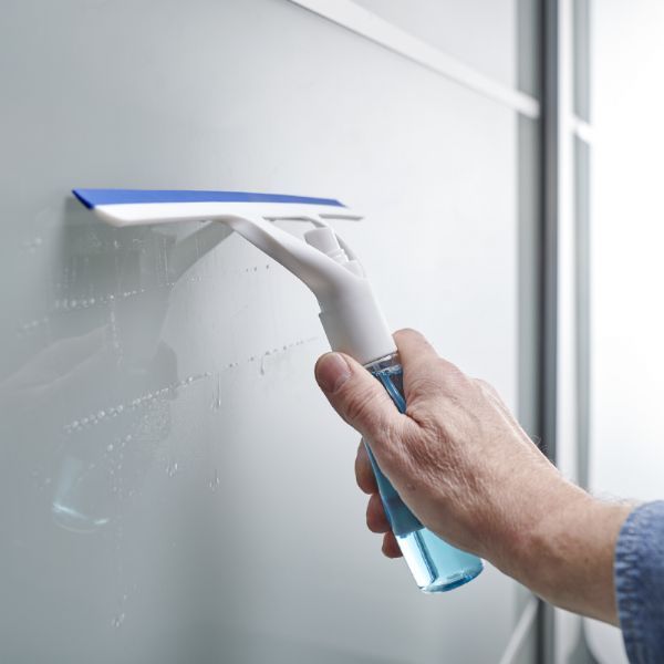 Addis Window Squeegee with Spray (518040)