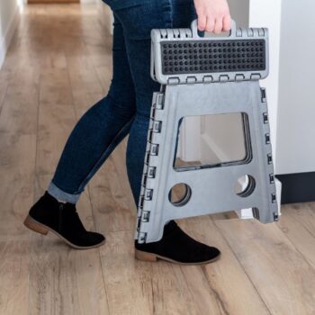 Addis folding store step stool