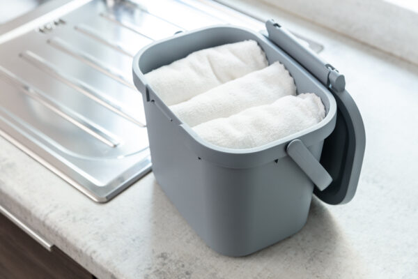 518669 - Dispensing Cloths - White 05 518669 - Dispensing Cloths - White 05